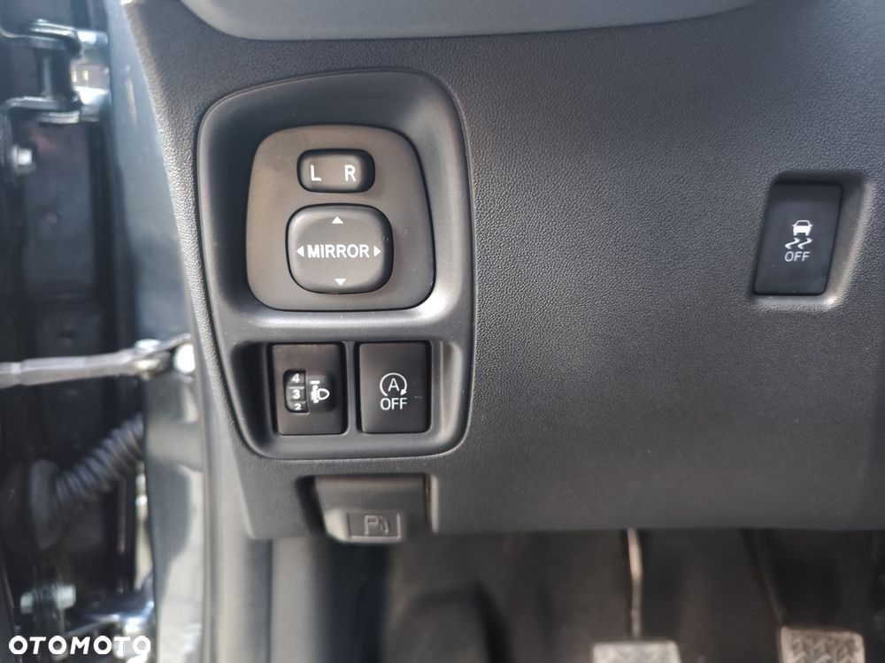 Toyota Aygo x-clusiv - 12