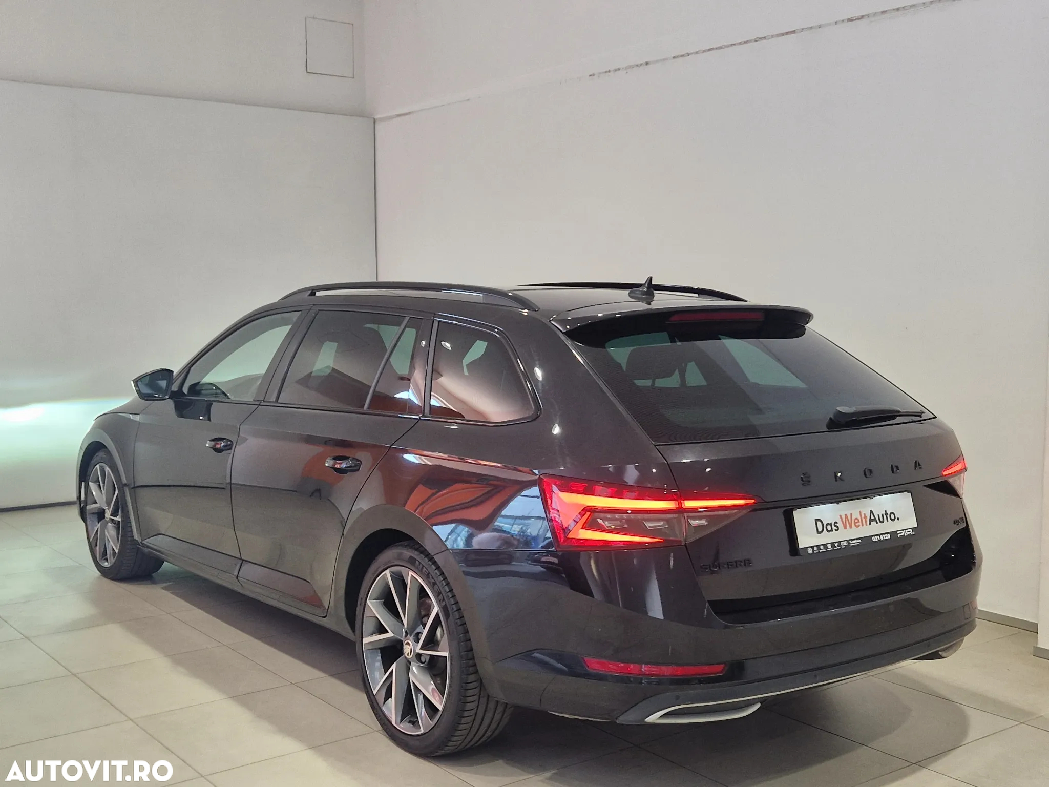 Skoda Superb Combi 2.0 TDI 4X4 DSG Sportline - 3