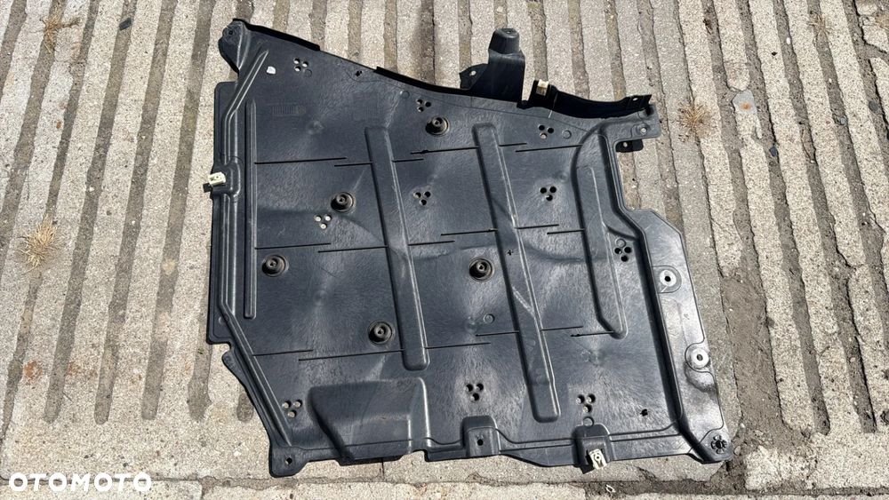 BMW G20 G21 OSŁONA PODWOZIA ZBIORNIKA LEWA 7435569 - 2