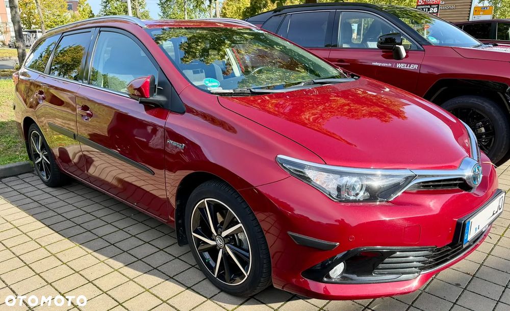 Toyota Auris 1.8 HSD Luna - 1