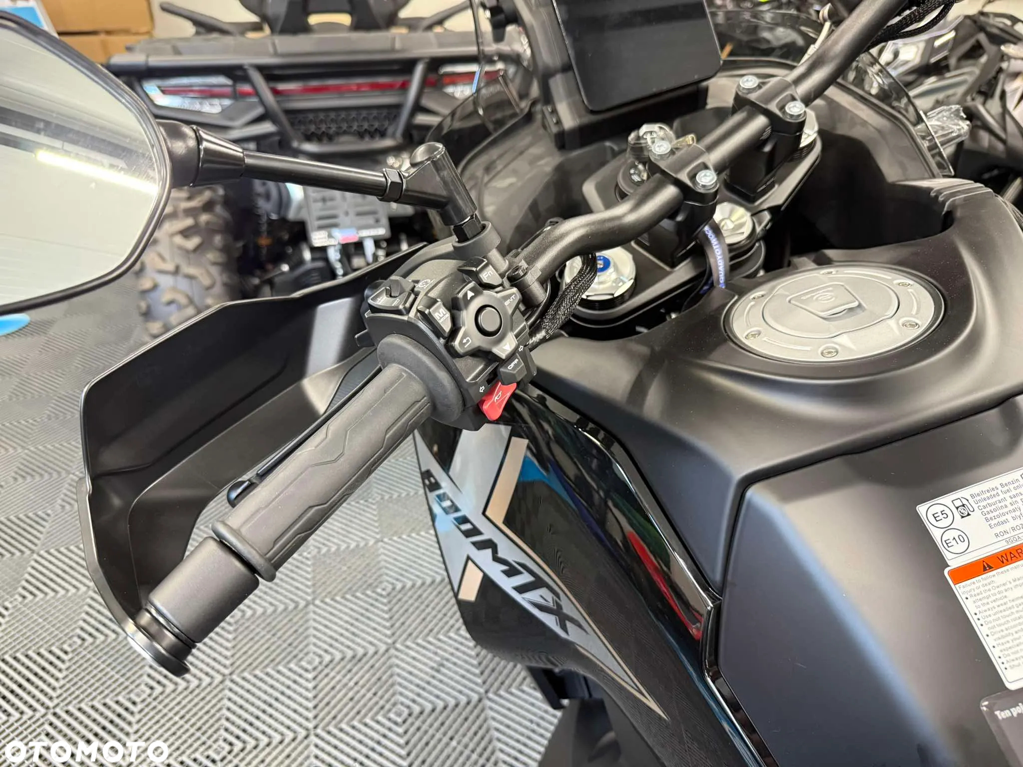 CFMoto MT - 8