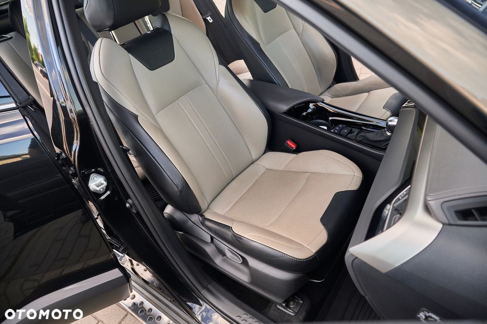 Toyota C-HR 2.0 Hybrid Executive - 29