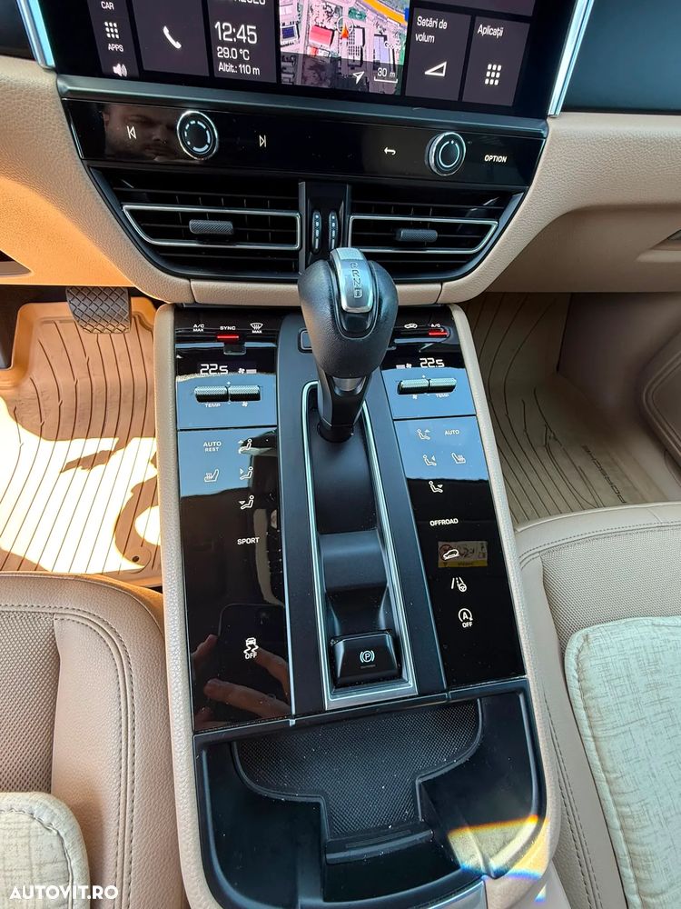 Porsche Macan T - 13