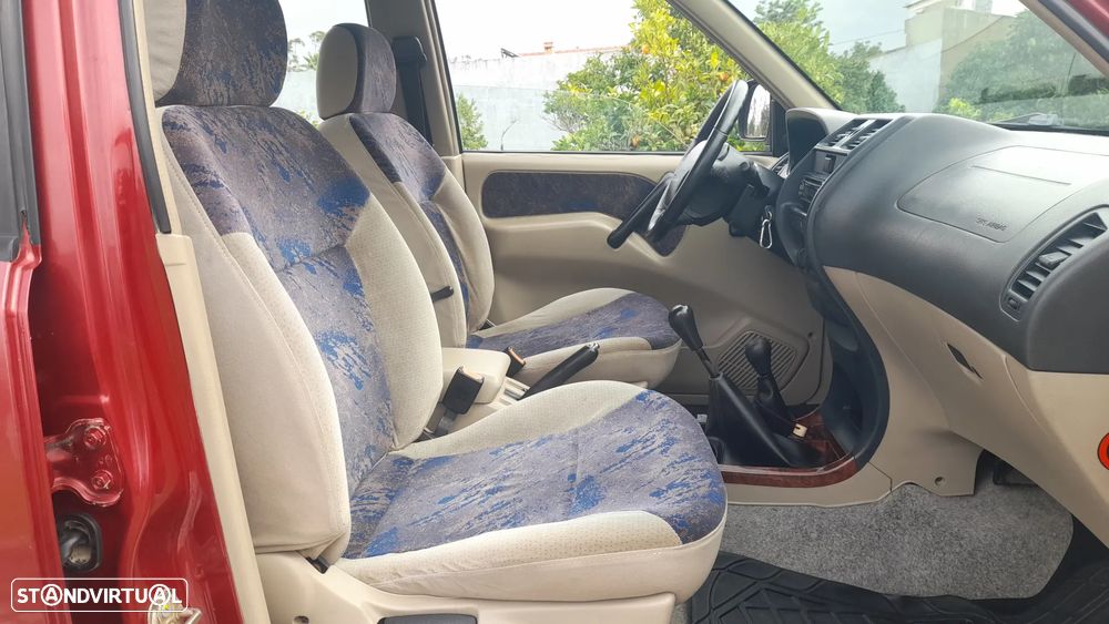 Nissan Terrano II 2.7 TDi Luxury - 35