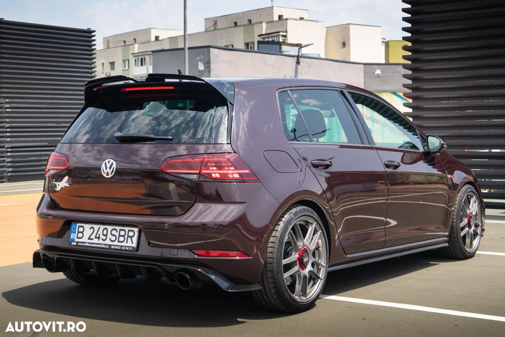 Volkswagen Golf GTI (BlueMotion Technology) DSG Performance - 3