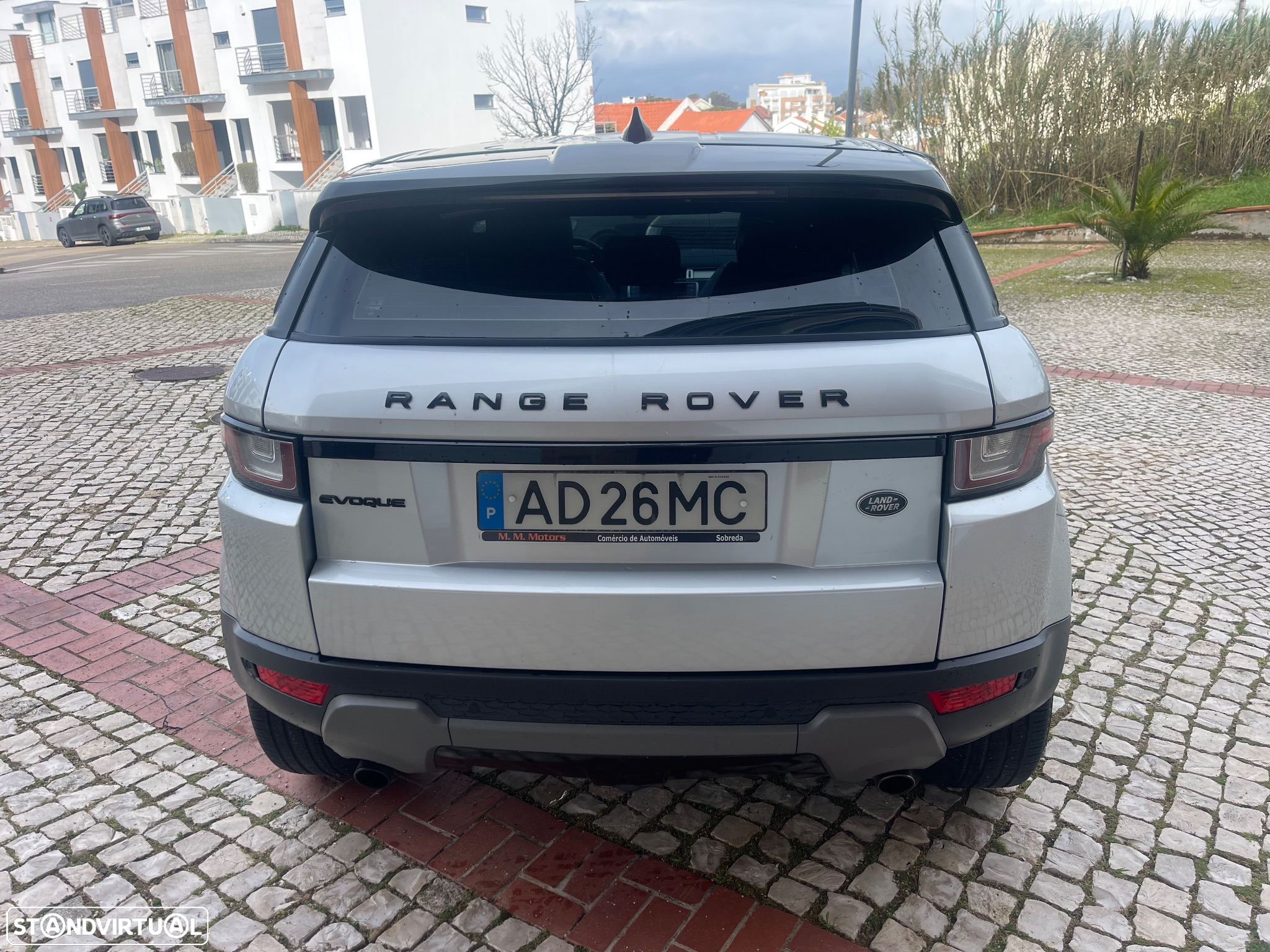 Land Rover Range Rover Evoque 2.0 D150 AWD R-Dynamic Auto - 6