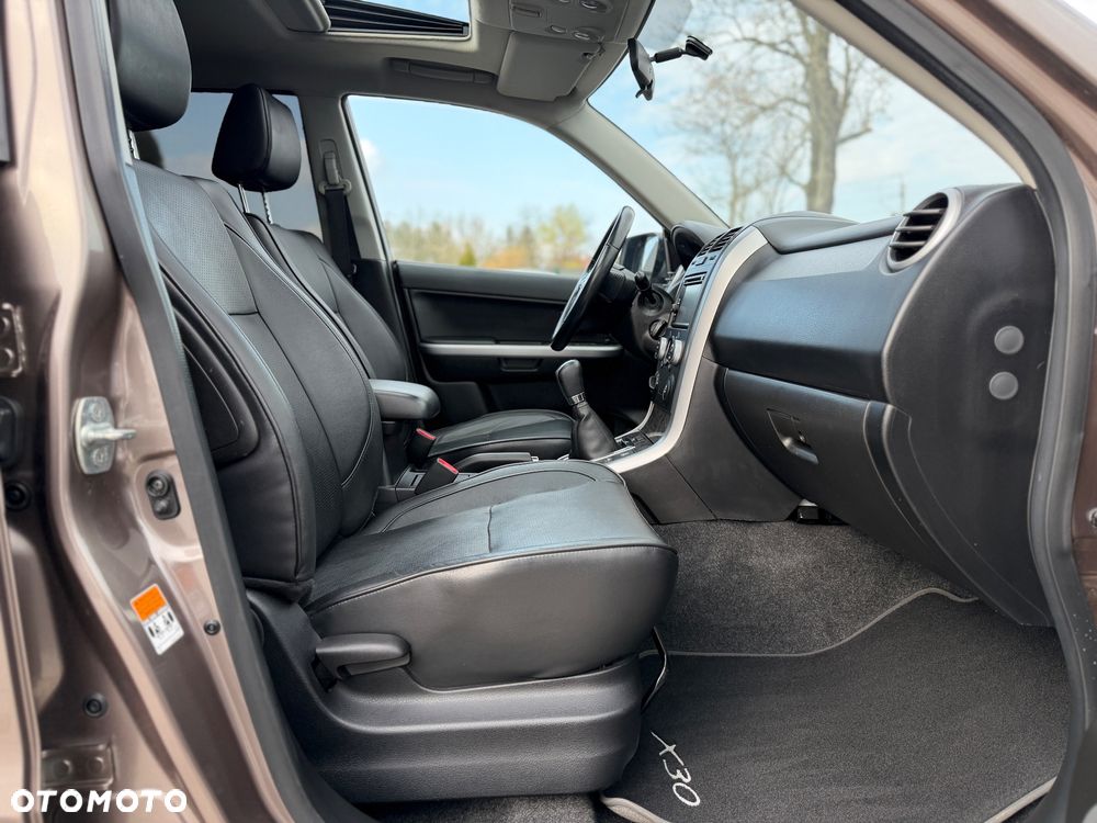 Suzuki Grand Vitara 1.9 DDiS Premium EU5 - 24