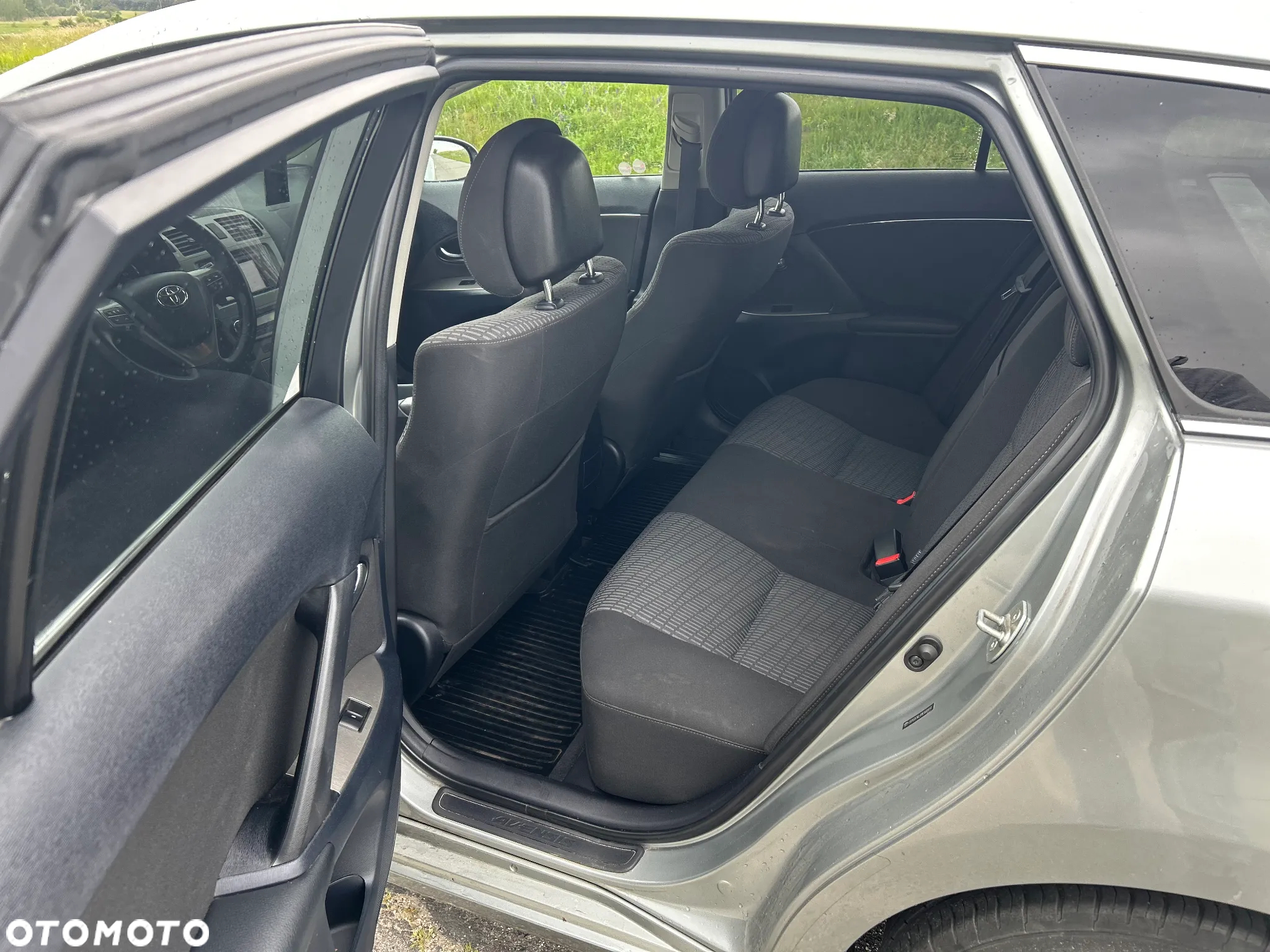 Toyota Avensis 2.0 D-4D Premium - 18