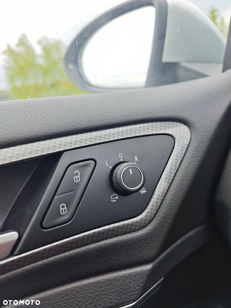 Volkswagen Golf - 16