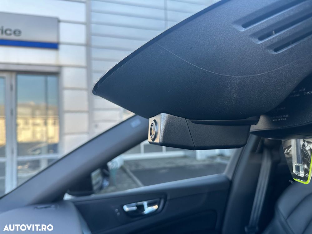 Volvo XC 60 D4 AWD Momentum - 23