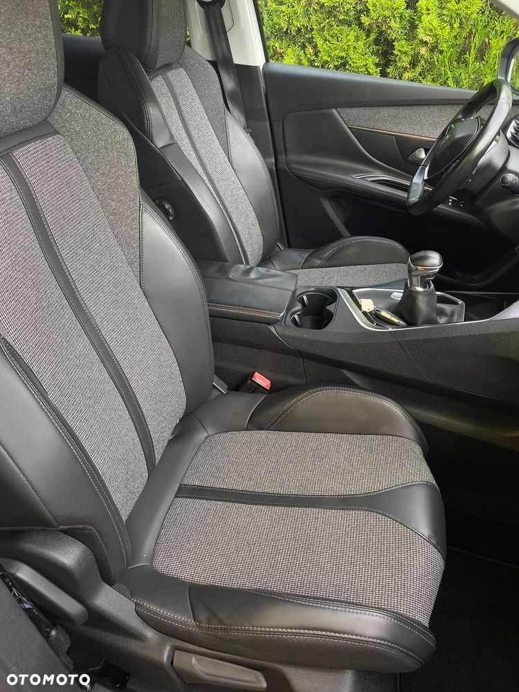 Peugeot 3008 PureTech 130 Stop & Start GPF Active Pack - 12