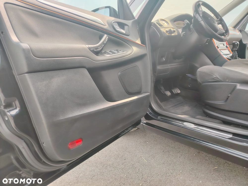Ford S-Max - 10