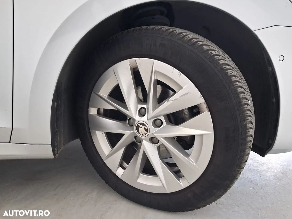 Skoda Octavia Combi Diesel 2.0 TDI DSG Ambition - 4