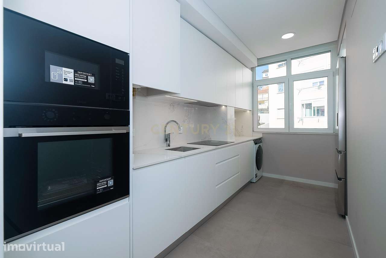 Apartamento T3 Totalmente Renovado | Estoril | Junto aos Salesianos - Grande imagem: 2/22