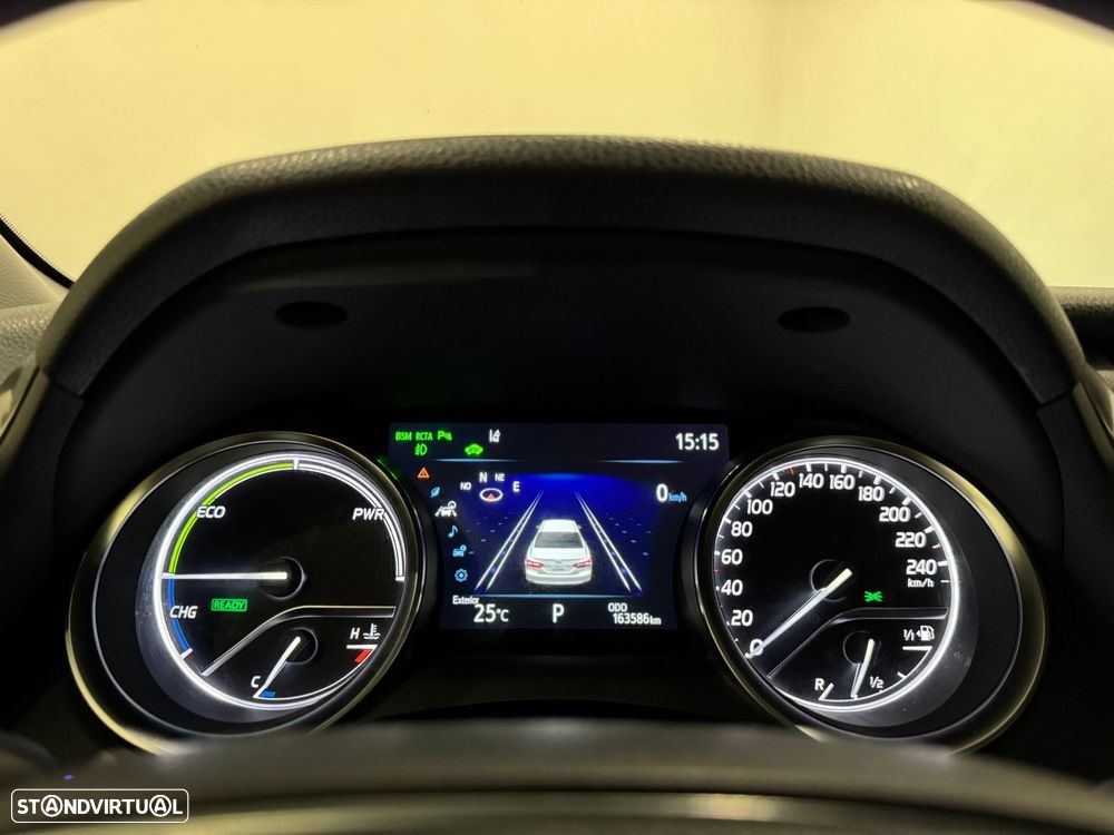 Toyota Camry 2.5 Hybrid Luxury - 43