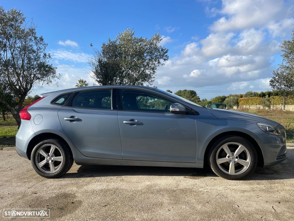 Volvo V40 2.0 D2 Kinetic - 4