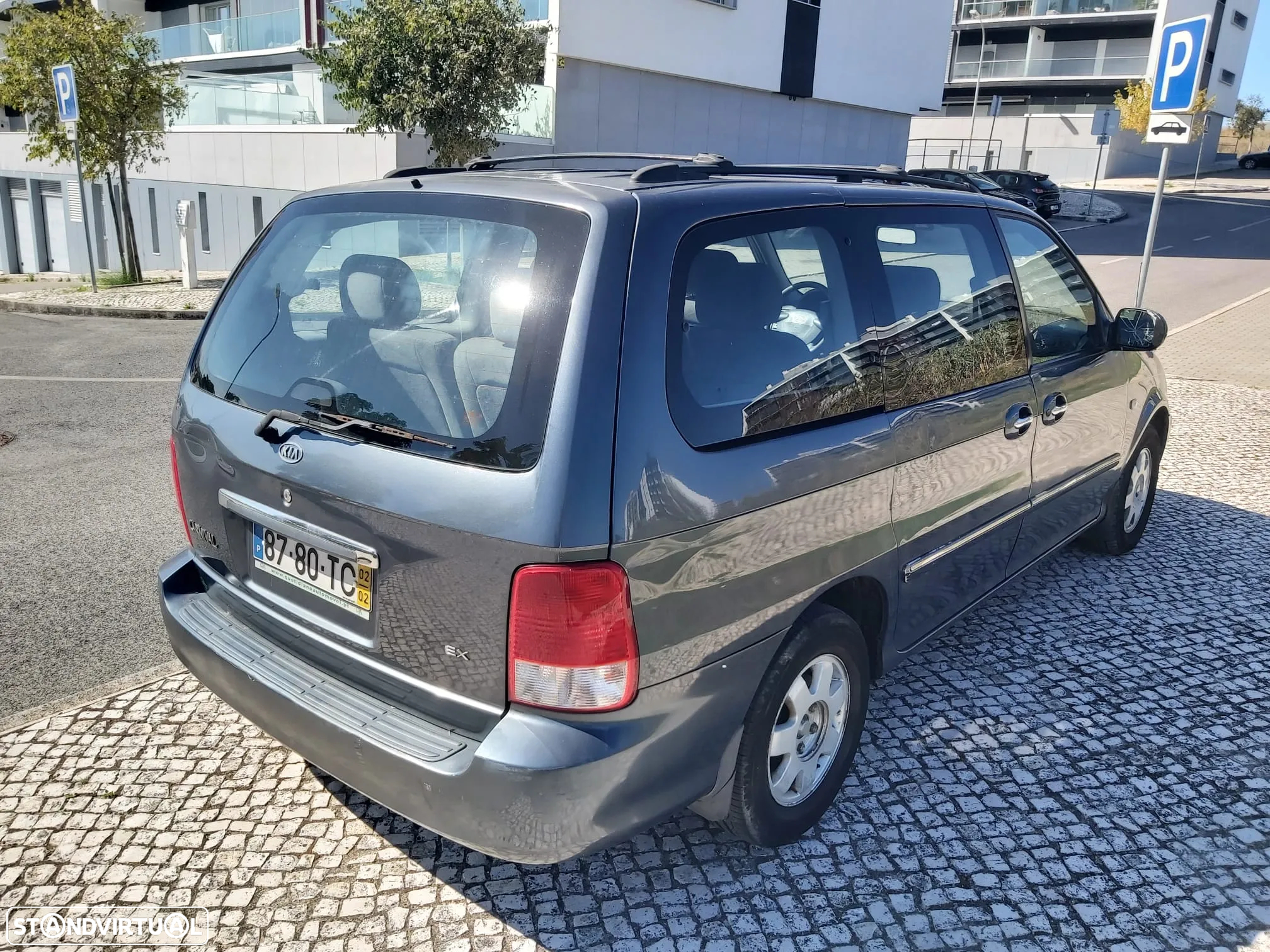 Kia Carnival 2.9 CRDi EX Confort - 4