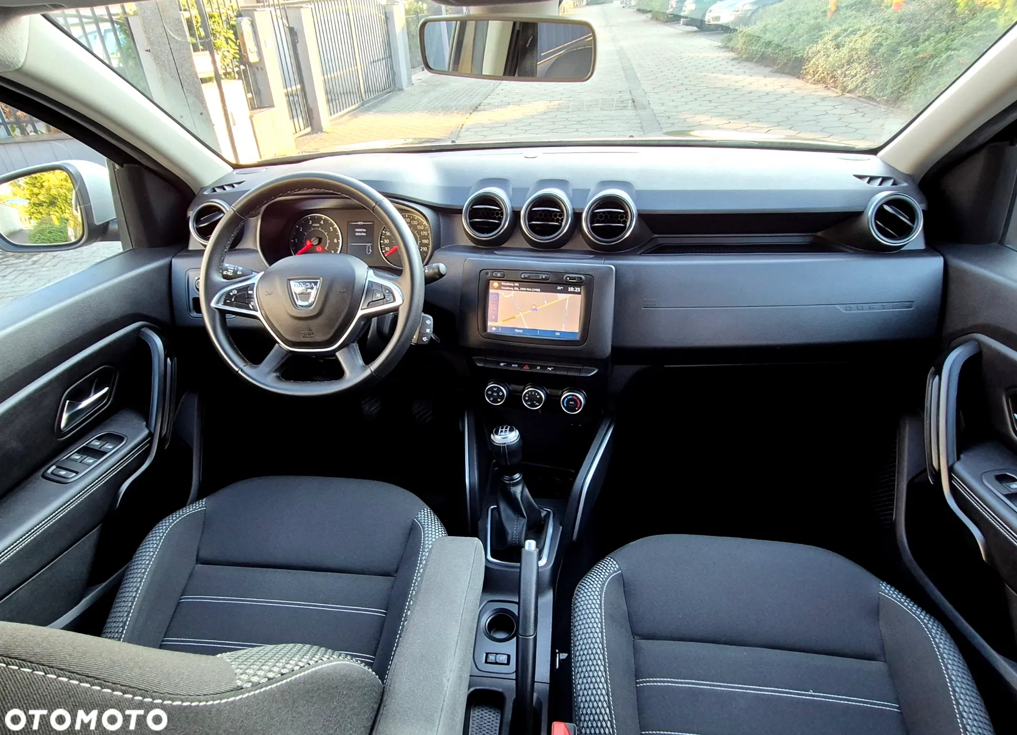 Dacia Duster 1.6 SCe Prestige - 10