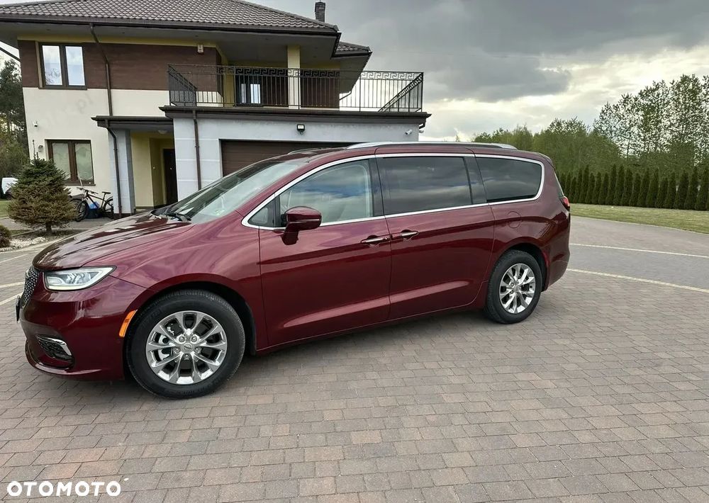 Chrysler Pacifica - 2