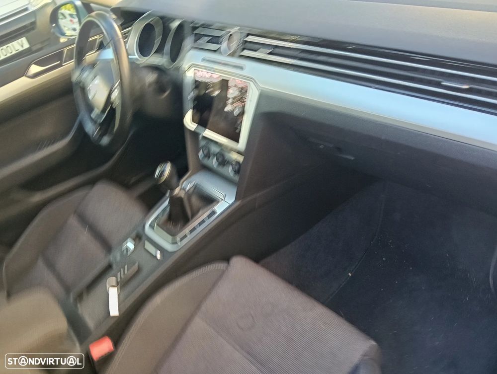 VW Passat Variant 1.6 TDI Highline - 15