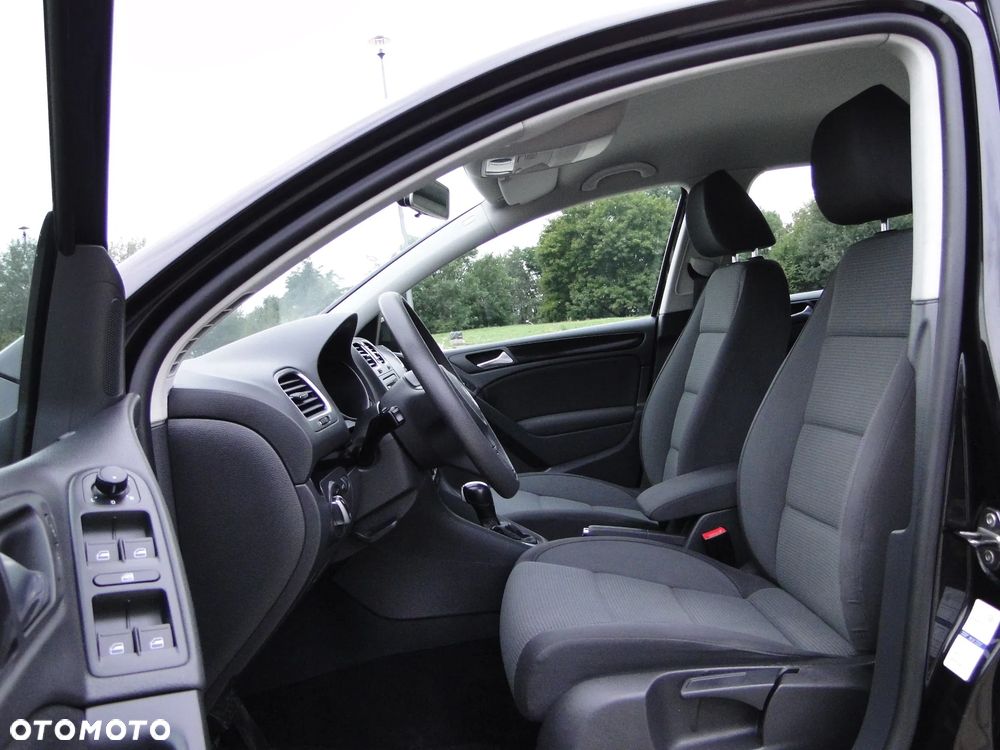Volkswagen Golf 2.0 TDI DPF BlueMotion Technology DSG Comfortline - 10