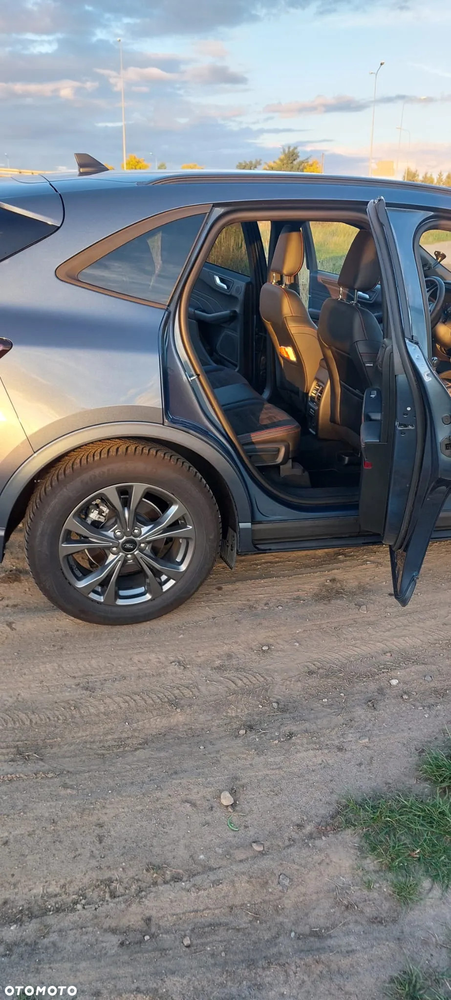 Ford Kuga 1.5 EcoBoost FWD ST-Line X - 9