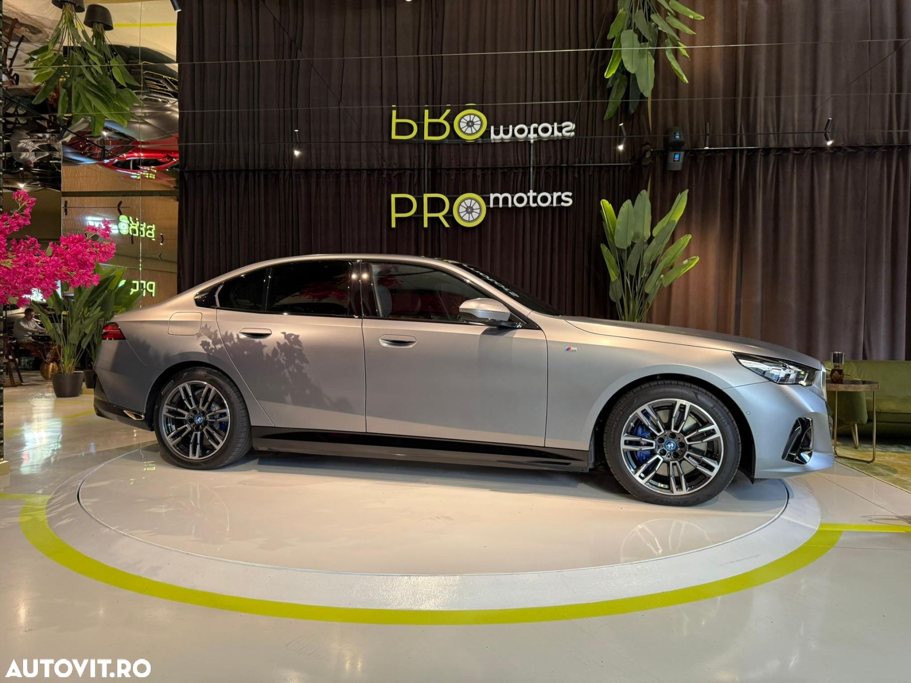 BMW Seria 5 550e xDrive AT PHEV - 24