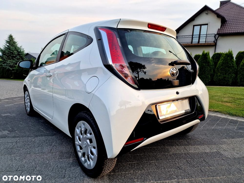 Toyota Aygo x-play - 4