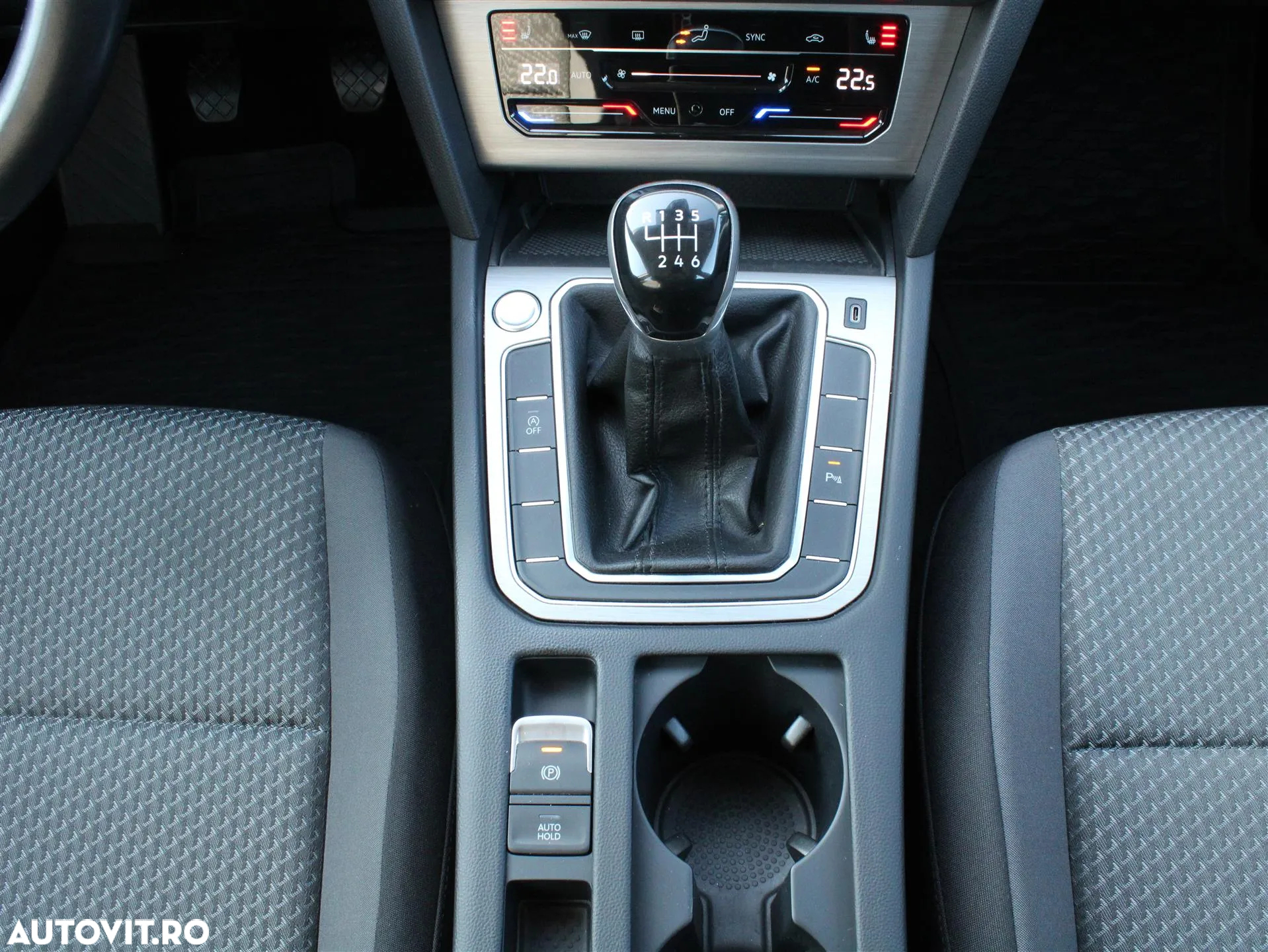 Volkswagen Passat 1.5 TSI ACT Trendline - 20