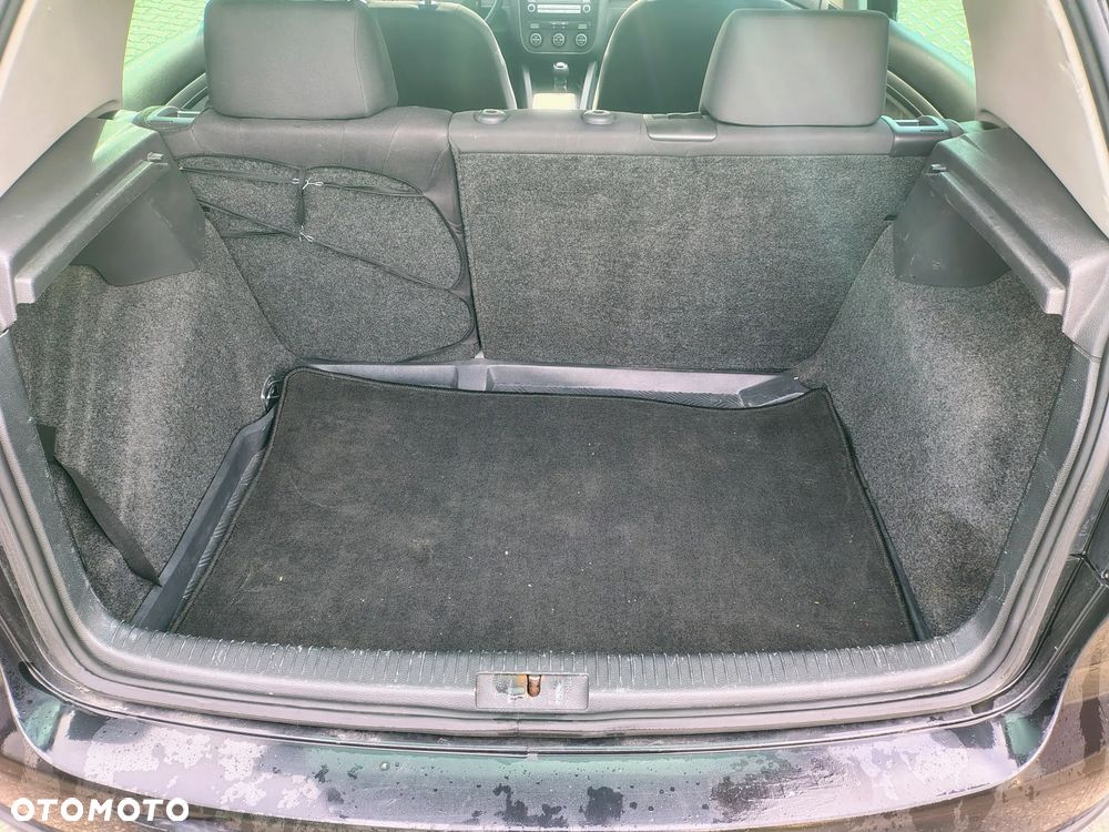 Volkswagen Golf - 5