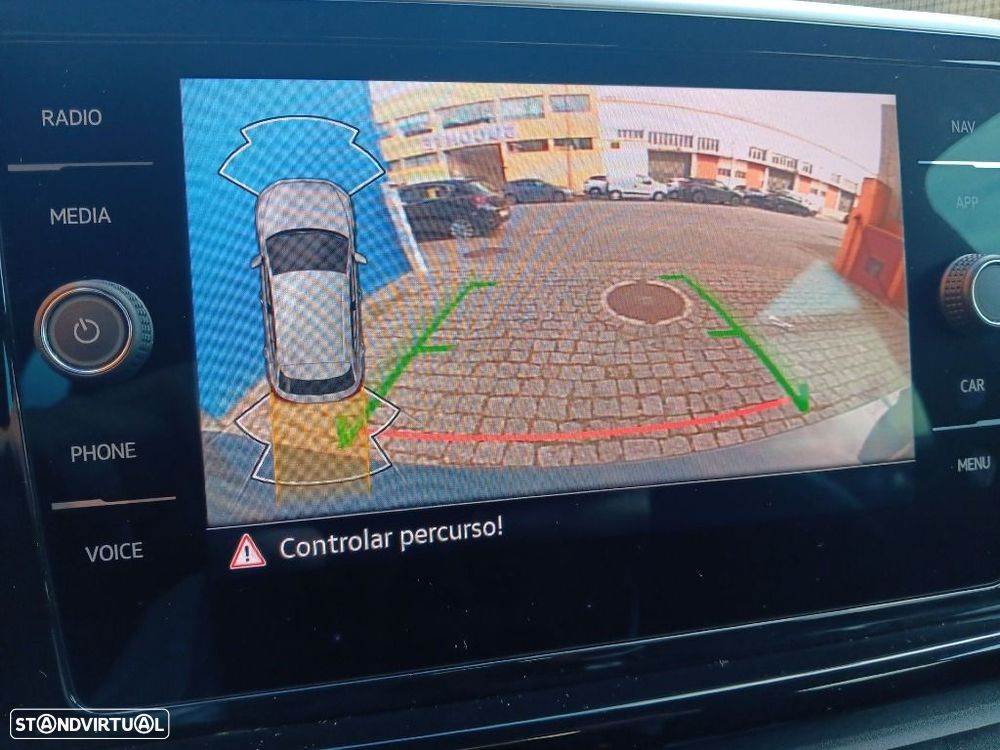 VW T-Roc 2.0 TDI R-Line DSG - 21