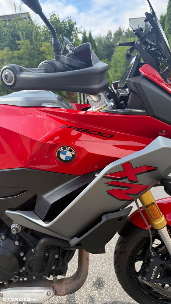 BMW F - 12
