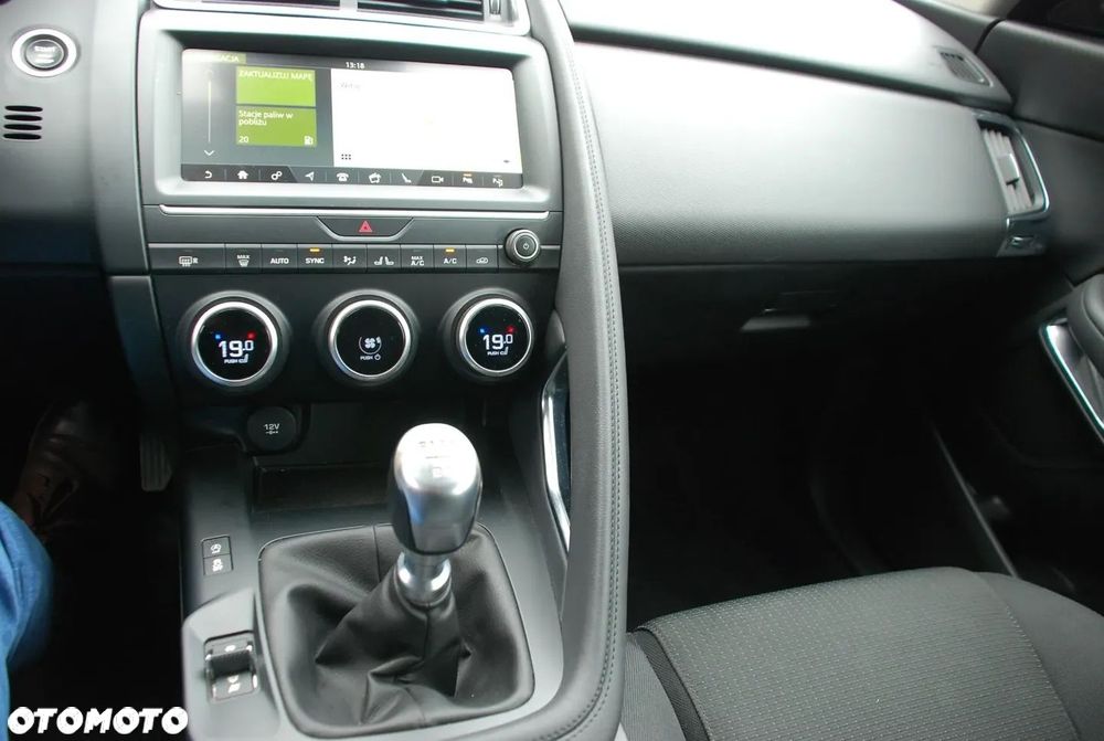 Jaguar E-Pace 2.0 i4D FWD R-Dynamic S - 17
