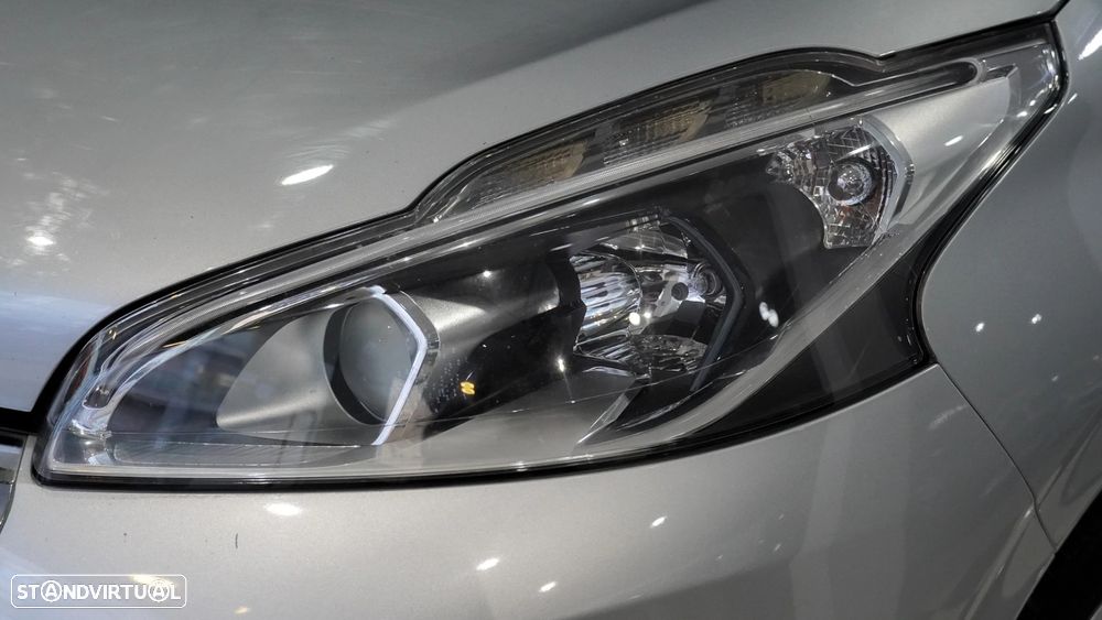 Peugeot 208 1.2 PureTech Style - 6