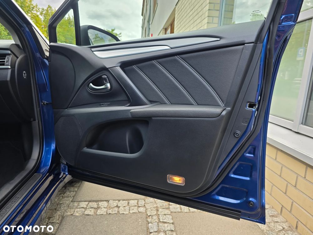 Toyota Avensis 1.8 Prestige - 25