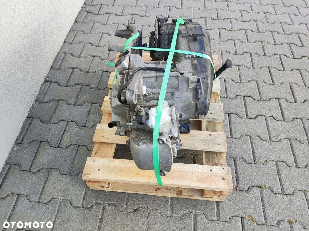 SILNIK METROPOLIS RS 400 399 cm 0.4 L BENZYNA 3176 KM P6A 2013-2018 - 4