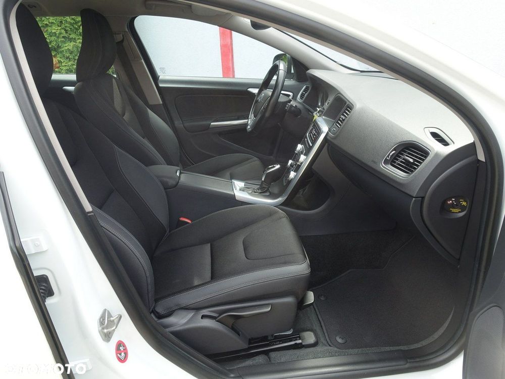 Volvo V60 D4 Geartronic - 15