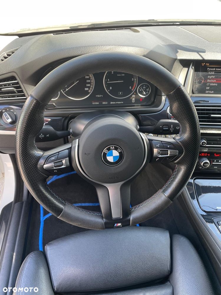 BMW Seria 5 520d xDrive - 12