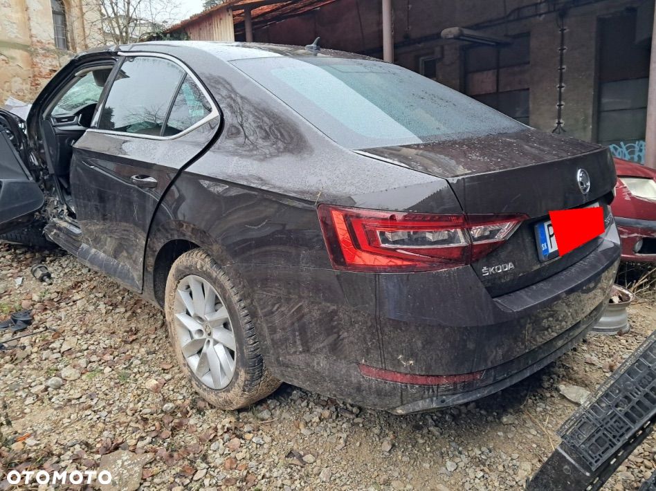 Skoda Superb 2.0 TDI DSG Active - 1