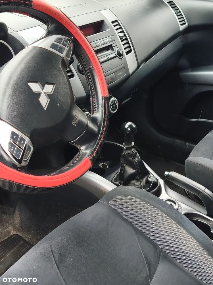 Mitsubishi Outlander 2.0 DID Intense - 4