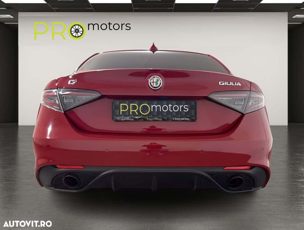 Alfa Romeo Giulia 2.0 Turbo 16V AT8-Q4 Competizione - 4