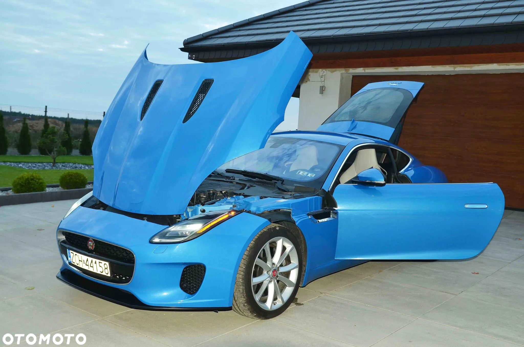 Jaguar F-Type Coupe Chequered Flag - 20