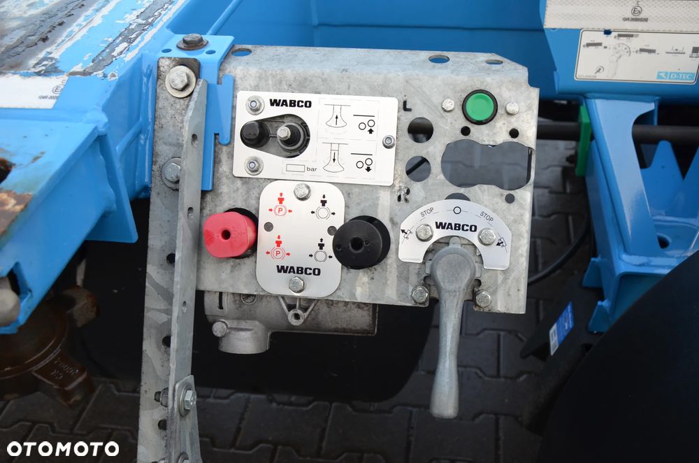 D-TEC 2021r / ROZCIĄGANA / DWIE OSIE POD. / SAF / 1170 - 8