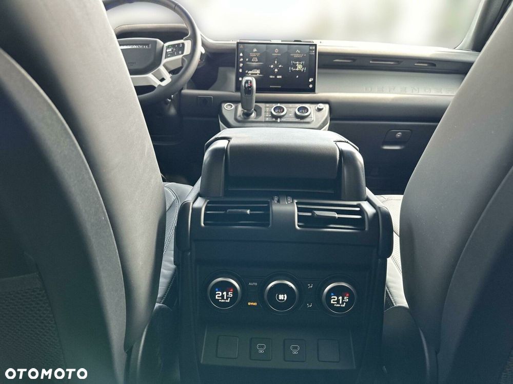 Land Rover Defender - 19