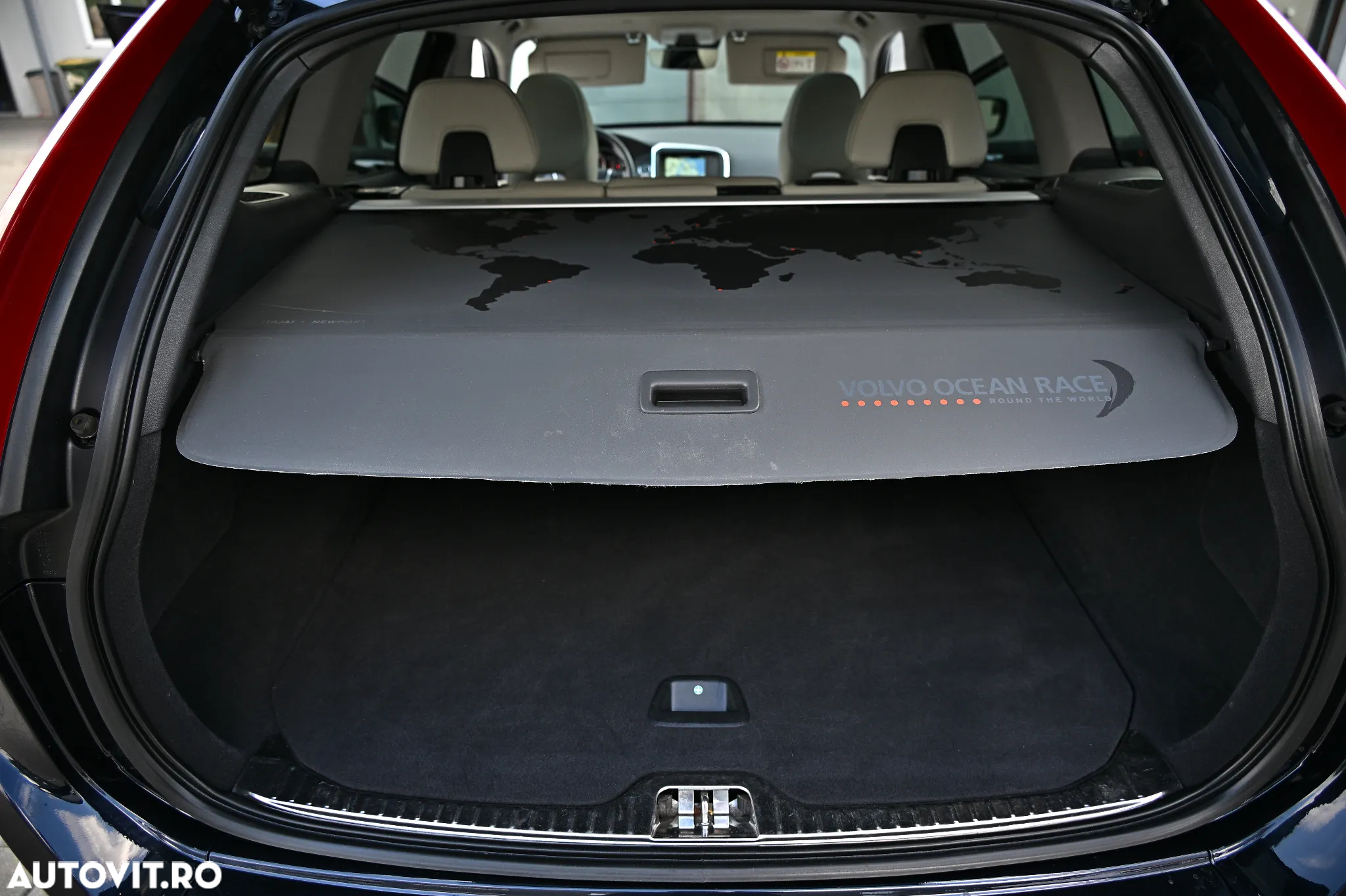 Volvo XC 60 D4 AWD Geartronic Ocean Race - 35