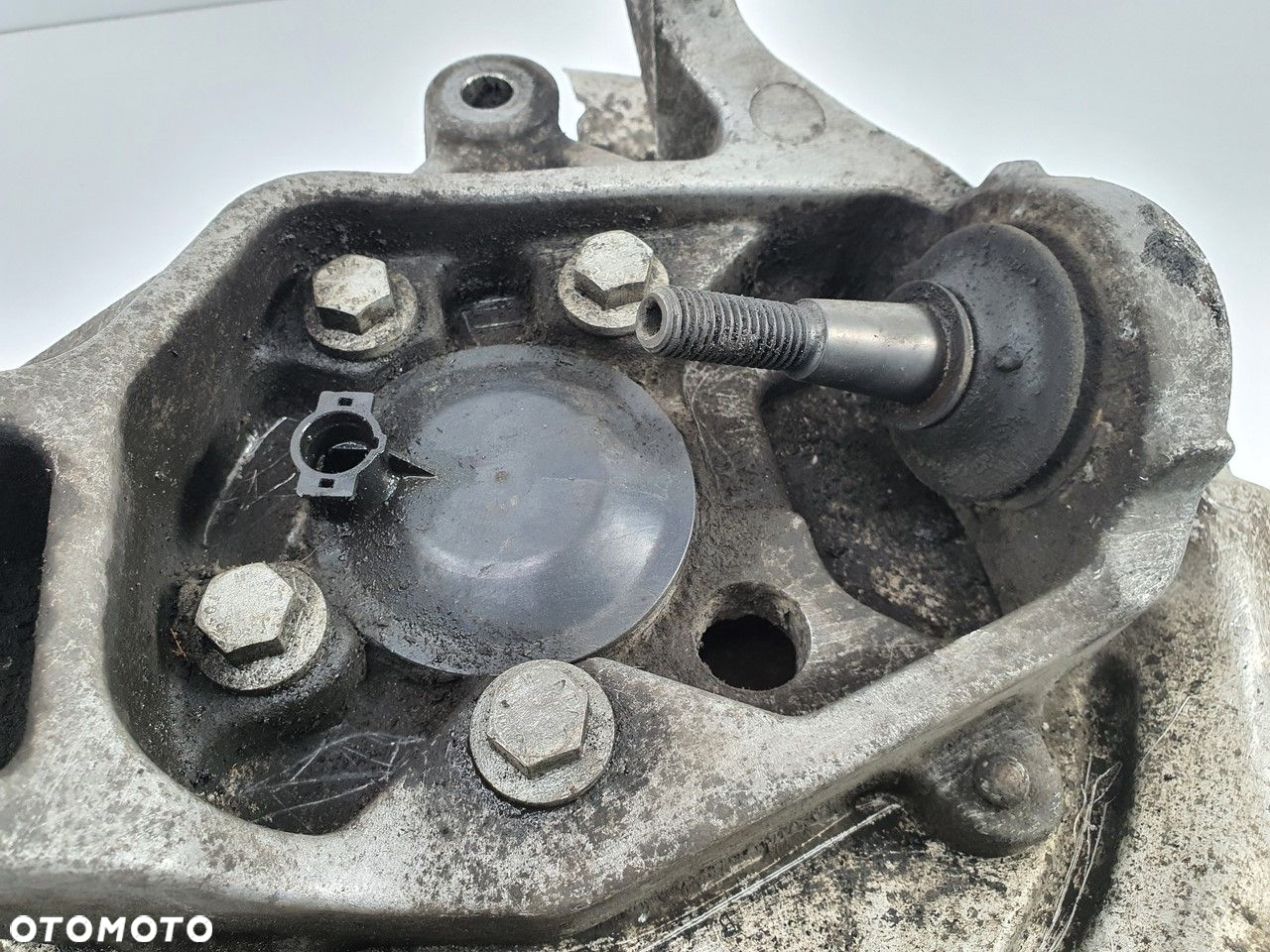 PIASTA ZWROTNICA PRAWY PRZÓD JAGUAR S-TYPE 2.5 V6 - 2