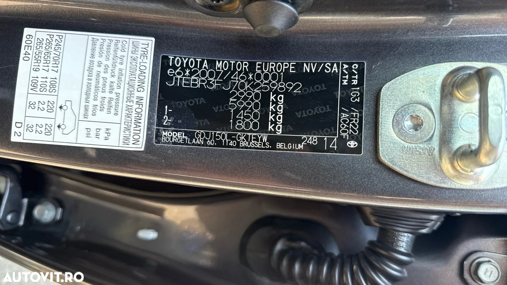 Toyota Land Cruiser - 39