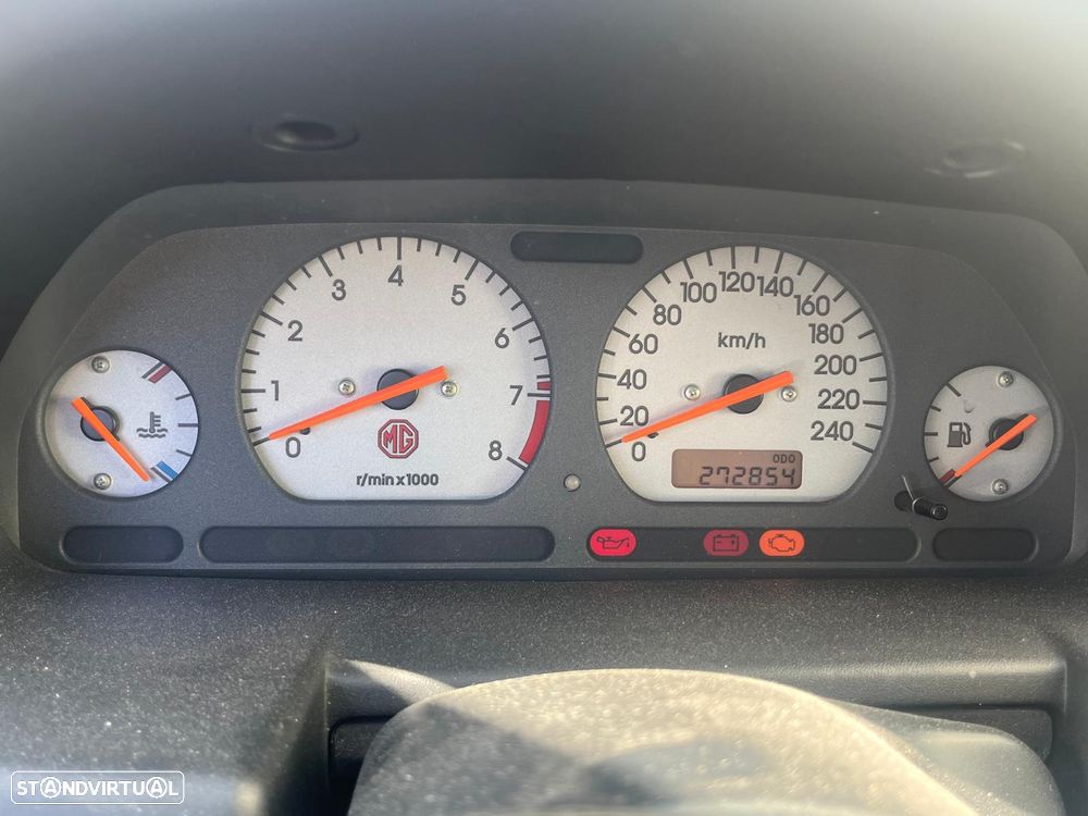 MG ZR 105 — fotografia 10