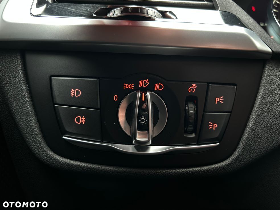 BMW X3 xDrive20i GPF Advantage - 25