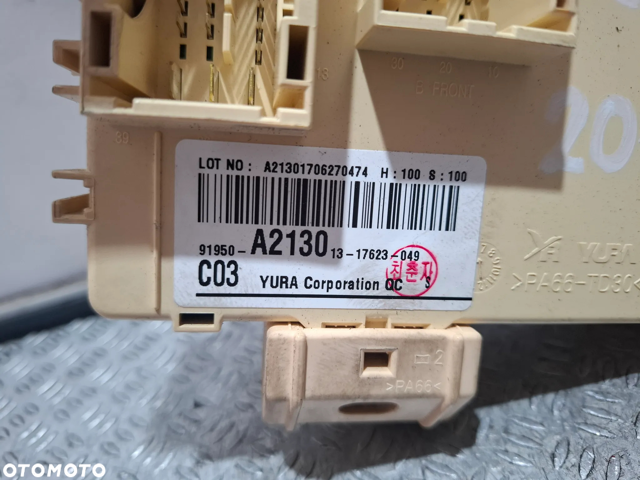 Skrzynka moduł bezpieczników Kia Ceed 2016 rok nr 91950A213013 - 2